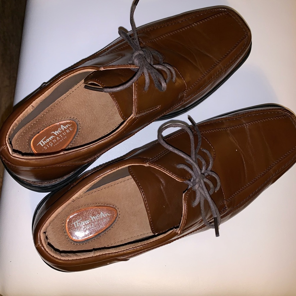 Thom McAn Signature Footware